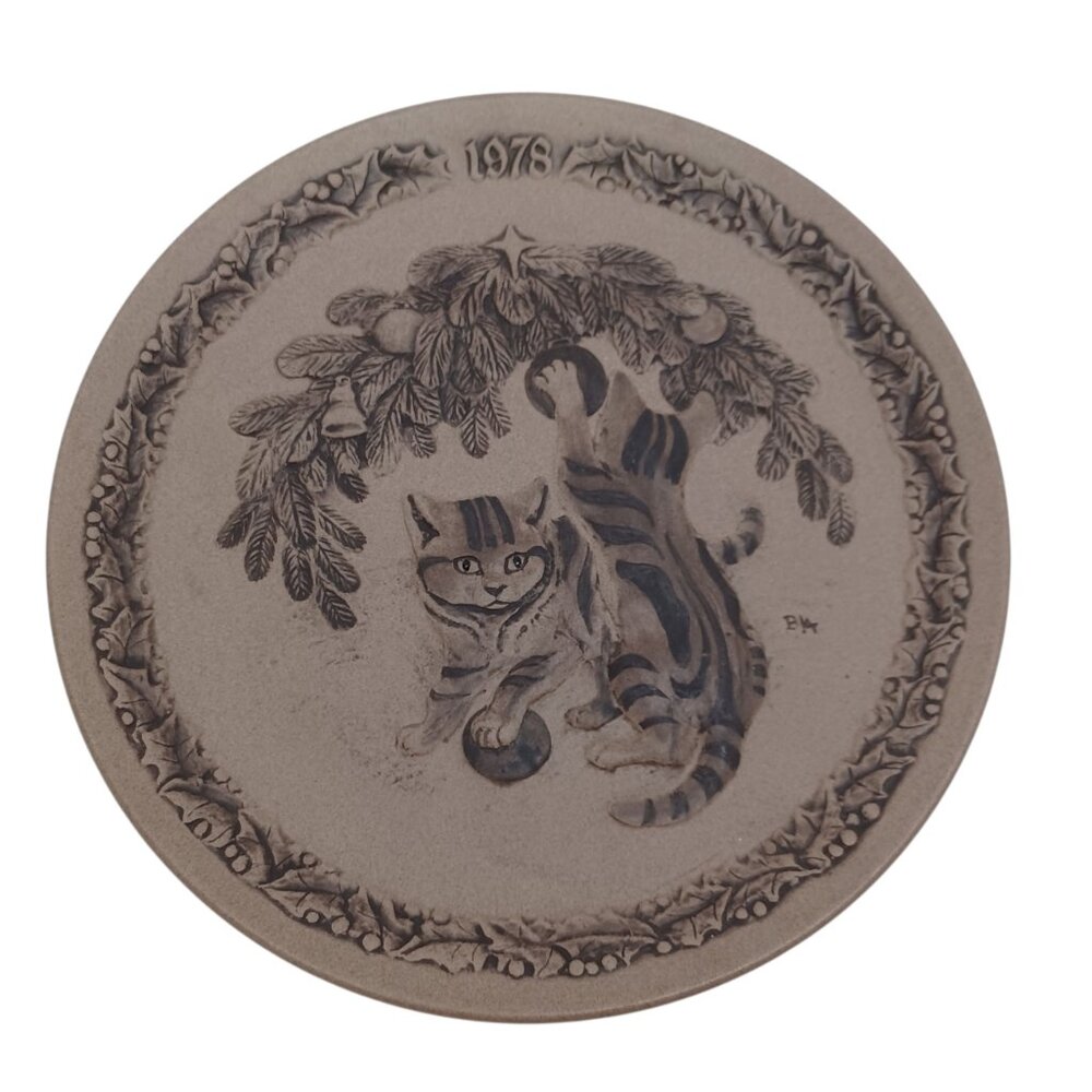 Christmas Plate Barbara Linley‎ Adams Poole Vintage Cat Christmas Holiday 1978